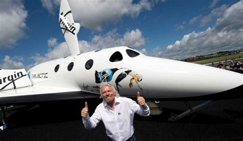 Richard Branson Virgin Galacticin İlk Süpersonik Uçuşunu Gururla