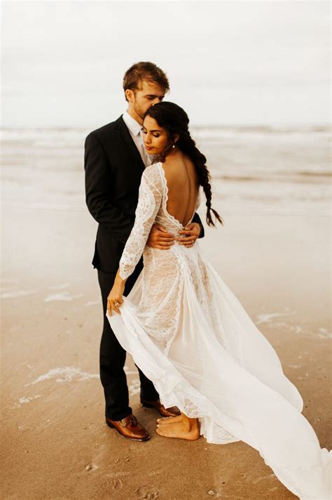 Hiring a wedding planner may be the best decision you'll make as you near your big day. This Saint Augustine Beach Wedding Takes Oceanside Styling ...