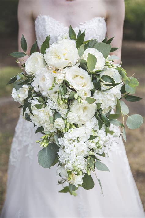 Modern Cascading Bouquet White Wedding Flowers Bouquet Bridal
