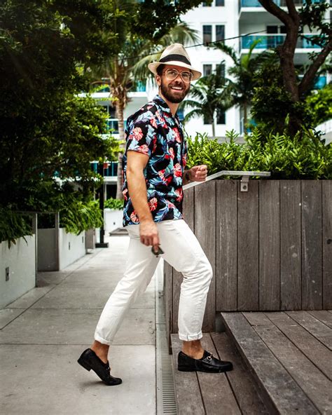 Men S Resort Style How To Look Great On Your Next Beach Vacation Vacation Outfits Men Miami
