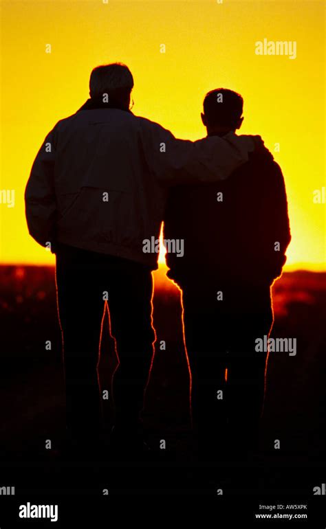 Padre E Hijo Silueta Fotografía De Stock Alamy