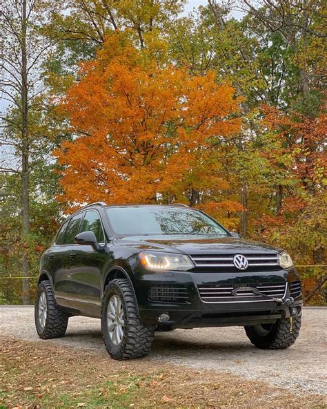 Lifted Volkswagen Touareg With 33 Mud Tires