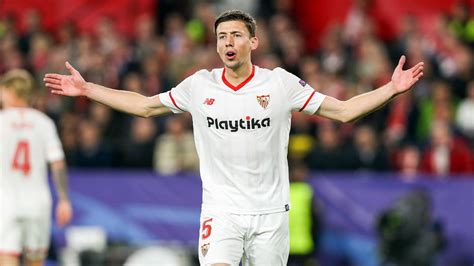 Clement lenglet pulled ramos' shirt inside the box to create the controversy, and referee martínez munuera decided to award the spot kick after watching the replay. Mercato | Mercato - Barcelone : Clément Lenglet sort du silence après son transfert