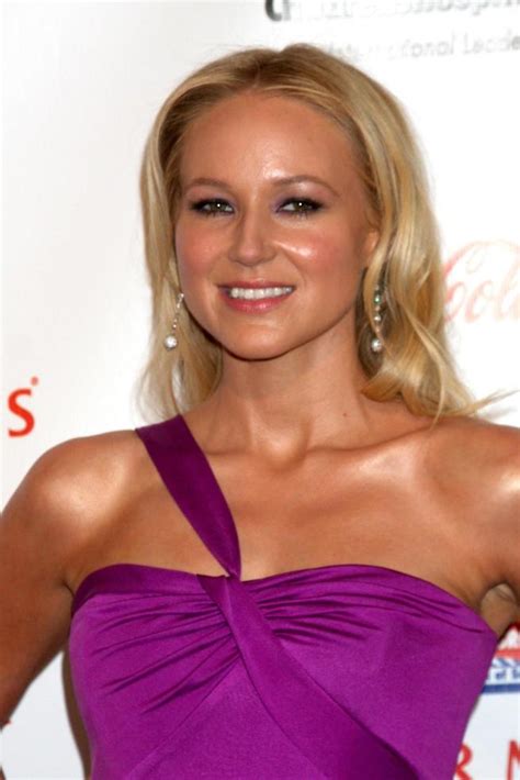 Jewel Arriving At The Noche De Ninos Gala At The Beverly Hilton Hotel