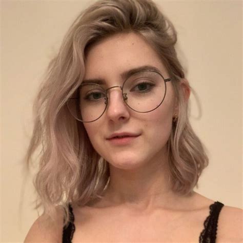 [kym] Eva Elfie 19 Year Old Russian Syt Sg