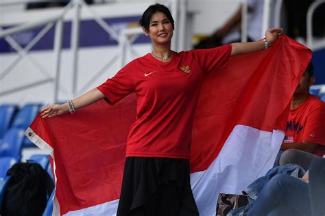Maria Ozawa Dukung Timnas Indonesia Di Sea Games