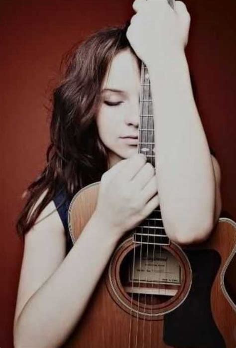 Cool Poses With Guitar A Lady Should Know In Musician