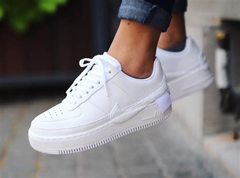 Nike women's air force 1 flyknit low basketball shoes. Comment acheter la Nike Air Force 1 Jester XX blanche ...