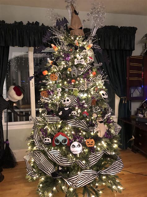 *this post contains affiliate links. Our Nightmare Before Christmas tree! | Árboles de ...