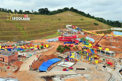 Slated to open in late 2018 or possibly early 2019, this theme park in malaysia will be the only functioning 20th century fox theme park in the world! Legoland Water Park Coming to Malaysia - EVERYTHING HAPA