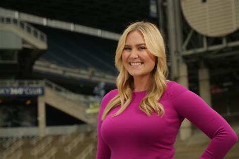 meet the media michelle ludtka q13 news sports anchor and reporter fearey