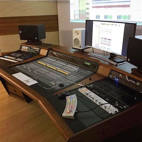 It also comes with all you need to store your equipment. Avid C24 Studio Desk | Desk Design Ideas