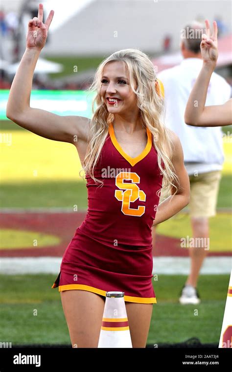 Usc Cheerleader Hi Res Stock Photography And Images Alamy