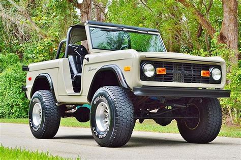 This Ford Bronco Is A Beefed Up Throwback To Old School Suvs