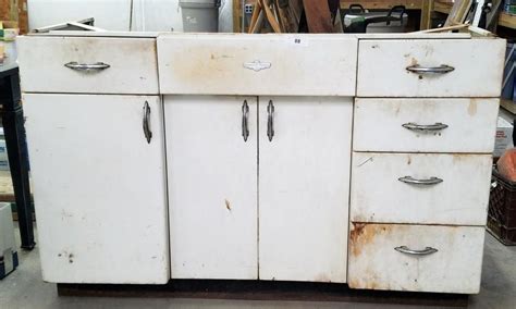 Baltimore md white, vintage youngstown metal kitchen cabinets, double we have a complete set of vintage metal cabinets made by the mullins co. Youngstown Kitchen Cabinets Vintage | Wow Blog
