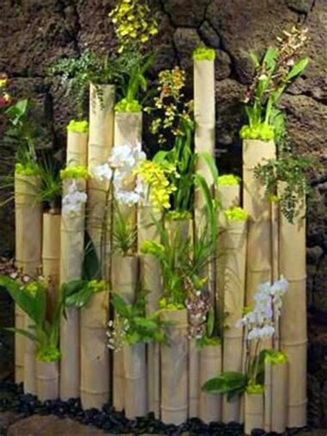 Turn your backyard into an entertainment oasis with these awesome diy backyard ideas complete with a fire pit, beach area and movie screen projector! Bamboo decoration | Design de jardim, Como plantar bambu ...