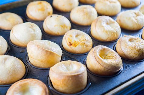 Brazilian Cheese Bread (Pão de Queijo) - nommymommy