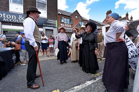 Historic Chainmakers Parade Through Cradley Heath Streets In Pictures Express And Star