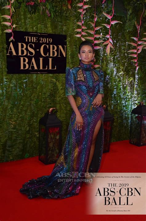 Abs Cbn Ball Its Showtime Hosts Leave Us Breathless With Awesome Looks On Red Carpet