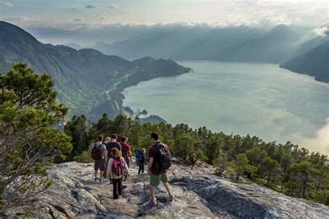 Stawamus Chief Hiking And Sightseeing In Vancouver