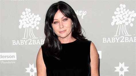 Shannen Doherty's trying to stay positive while her cancer diagnosis ...