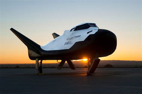 In Pictures Sierra Nevadas Dream Chaser Aces Glide Test Flight Space