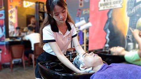Vietnam Barber Shop Asmr Massage Face And Wash Hair In Street With Ms Hieu Beautiful Girl Vuong