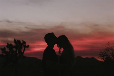 Couples Cute Forehead Kisses Love Sunsets Image 4747061 By