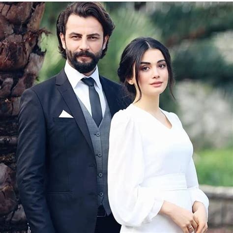 do you guys love they on screen couple i love them turkish famous actress ozgeyagizz and