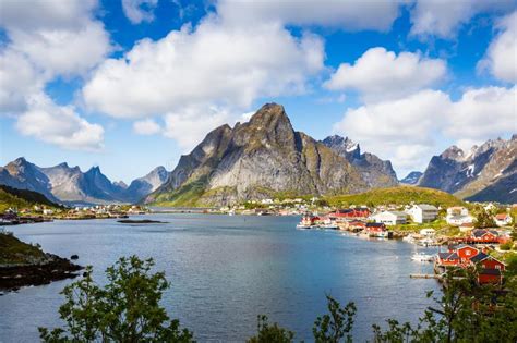 Reine In Norwegen Stockfoto Bild Von Szenisch Nord 132379862