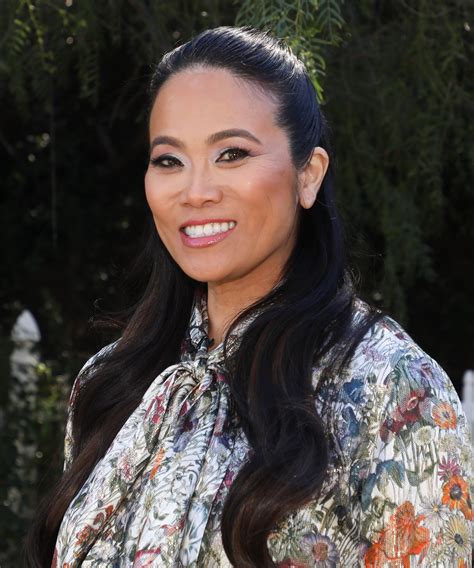 Dr. Pimple Popper : Dr Pimple Popper Removes 20 Year Old Lumps From