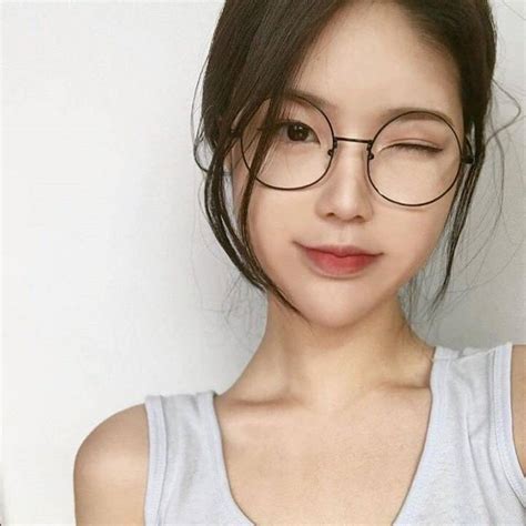 Asia Girl Ulzzang Girl Pretty Girls Glasses Fashion Pictures Eyewear Moda Eyeglasses