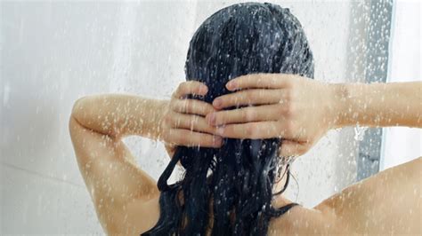 Should You Wash Your Hair Hot Or Cold