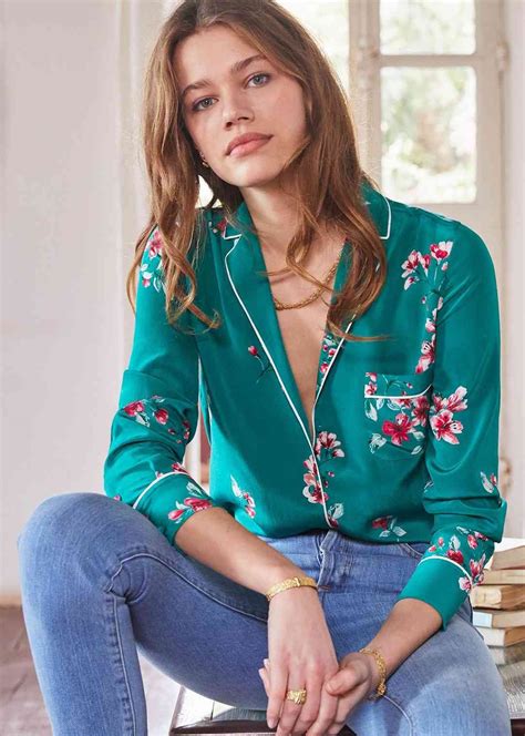 The Insanely Chic French Girl Brand You Need To Know About Summer Outfits Floral Tops Outfits
