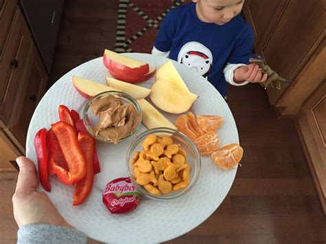 What My Toddler Eats In A Day Mom To Mom Nutrition Toddler Eating