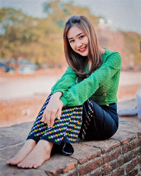 Pin By Bawinu Hawlhang On M Y A N M A R D R E S S Asian Model Girl