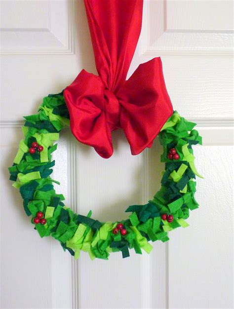 Make This Festive Felt Wreath Diy Home Staging Tips