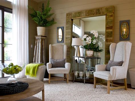 10 Ideas For A Small Sitting Room