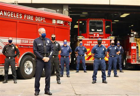 La Firefighters Police Officers Remember 911 Wavenewspapers