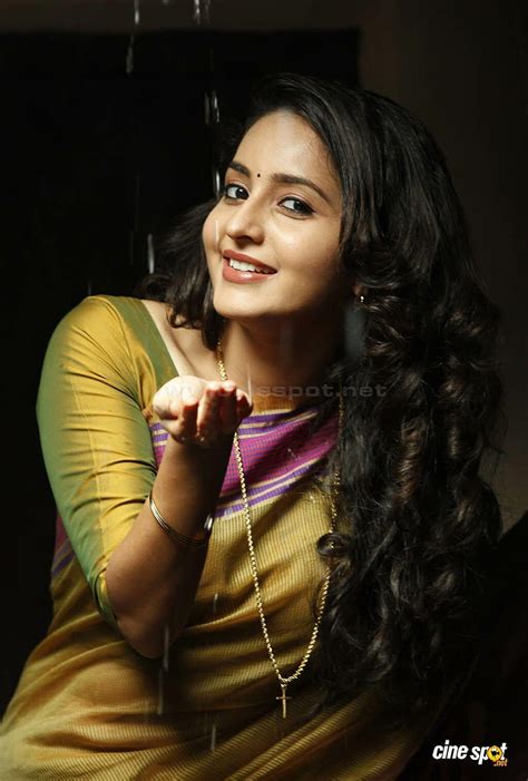 Bhama Actress Malayalam Actress Hd Phone Wallpaper Pxfuel