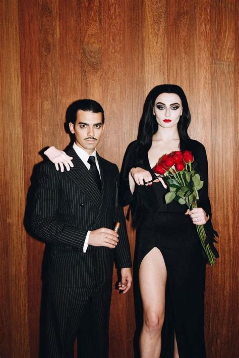 Joe Jonas And Sophie Turner As Morticia And Gomez Addams Iconic Celebrity Couples Costume