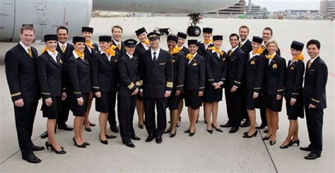 I have a nigerian passport, a student visa and also a working permit but i don't have any experience. Pin auf Beautiful: Flight Attendant Uniform
