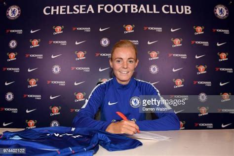 Chelsea Fc Women Unveil New Signing Sophie Ingle Photos And Premium