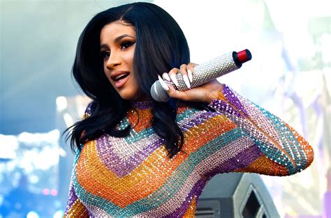 Cardi B Urges Fans To Support Female Mcs Who Dont Rap About Sex