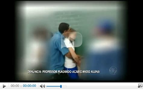 Brazil News Brasil Professor Flagrado Acariciando Aluna Em Sala De Aula