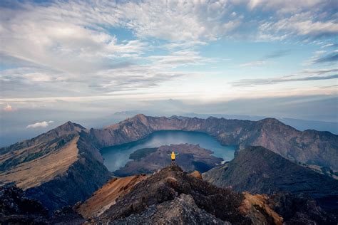 Mount Rinjani Trekking In Lombok A Complete Guide Lombok Peru