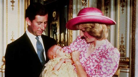 Knapp 37 jahre nach der hochzeit des britischen thronfolgers prinz charles und prinzessin diana ist in den vereinigten staaten ein stück ihrer hochzeitstorte versteigert worden. Darf Baby Archie nur wegen Prinzessin Diana mit nach ...