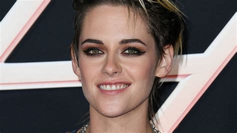 Die erfolgreiche schauspielerin ergatterte vor einigen monaten eine große rolle: Erstes Foto: So sieht Kristen Stewart als Lady Diana aus ...
