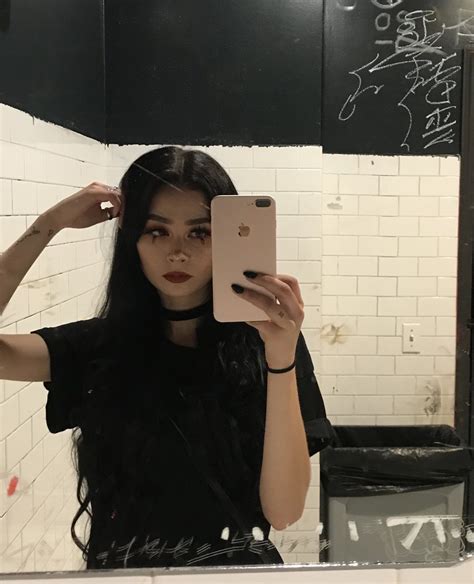 Pin By Dietmercedes｡ﾟ On Hey Emo Girl Emo Girls Girl Mirror Selfie