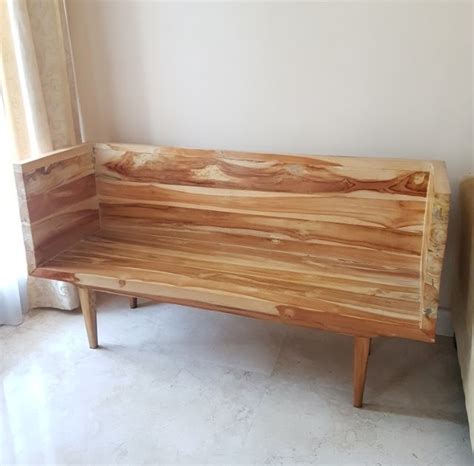 Jika dilihat secara seksama antara sofa, kursi dan bangku memang tidak ada bedanya. Bangku Kayu Minimalis : Aksesn kayu pada pintu juga bisa ...